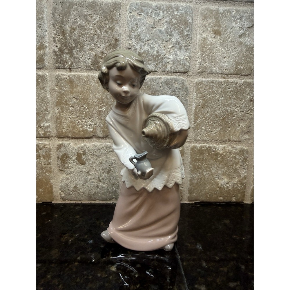 Lladro Thirsty Altar Choir Boy Porcelain Figurine Spain 1980 VTG